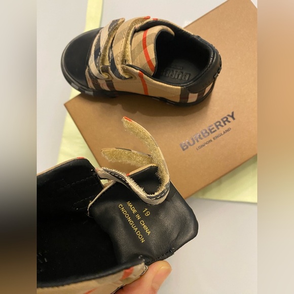 Burberry Kids Check Sneakers — Size 19 - Picture 9 of 11
